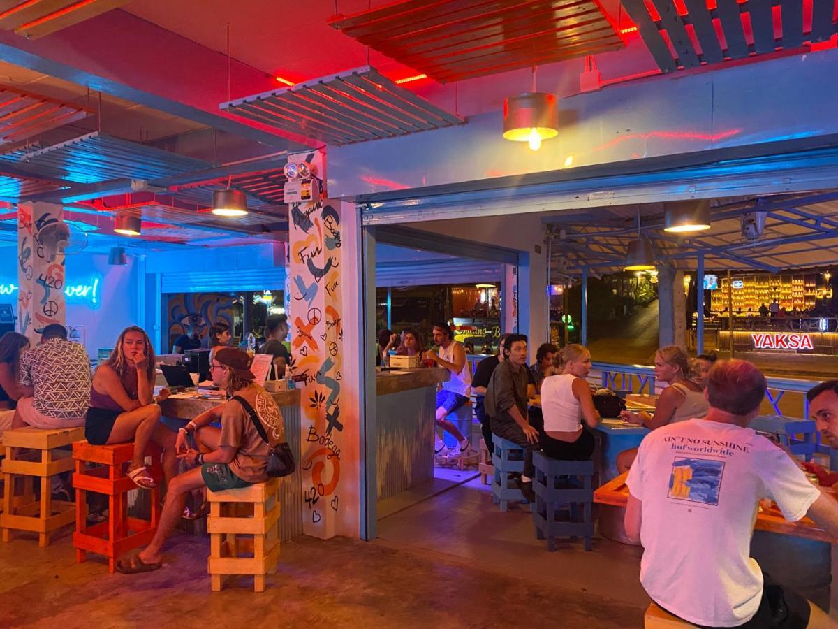 Bodega Krabi Hostel Ao Nang ภายนอก รูปภาพ